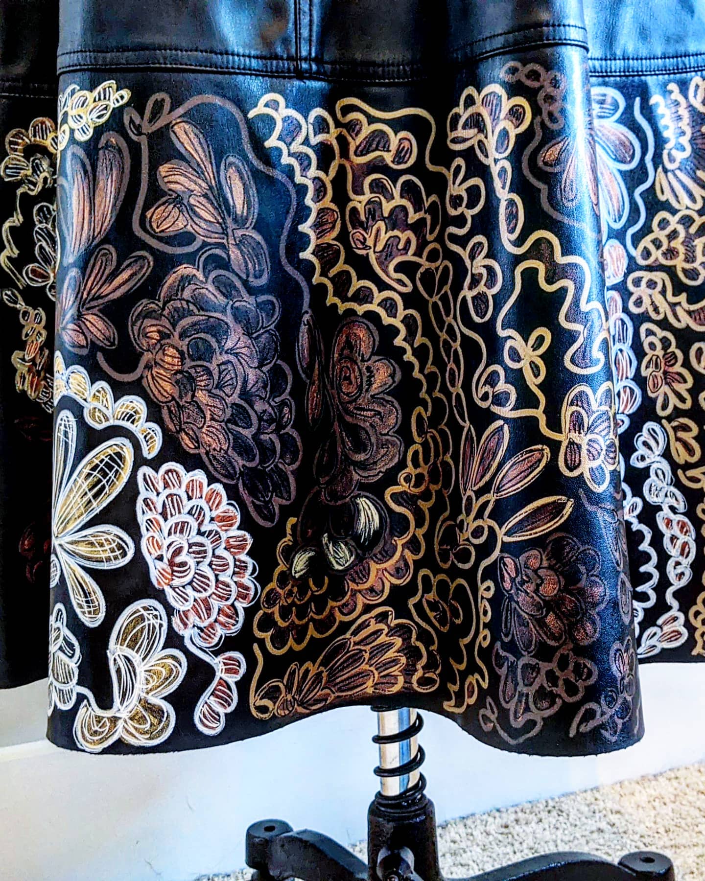 Abstract Lace - Midi Skirt