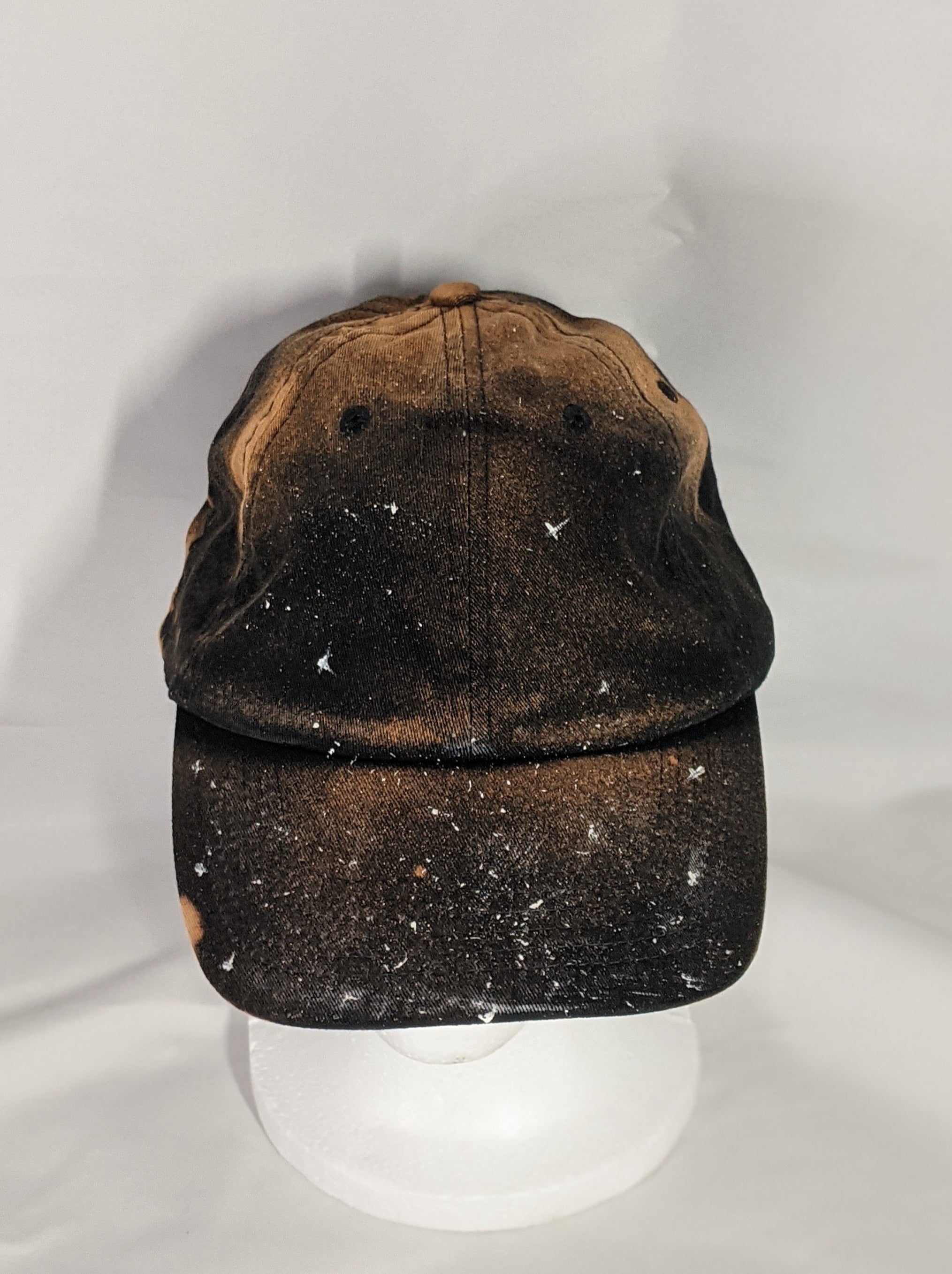 Add a splash of color to your wardrobe and your adventures. A fun nod to space, this abstract and tie-dye inspired updated take on the classic dad hat offers plenty of shade and loads of comfort no matter where you roam.