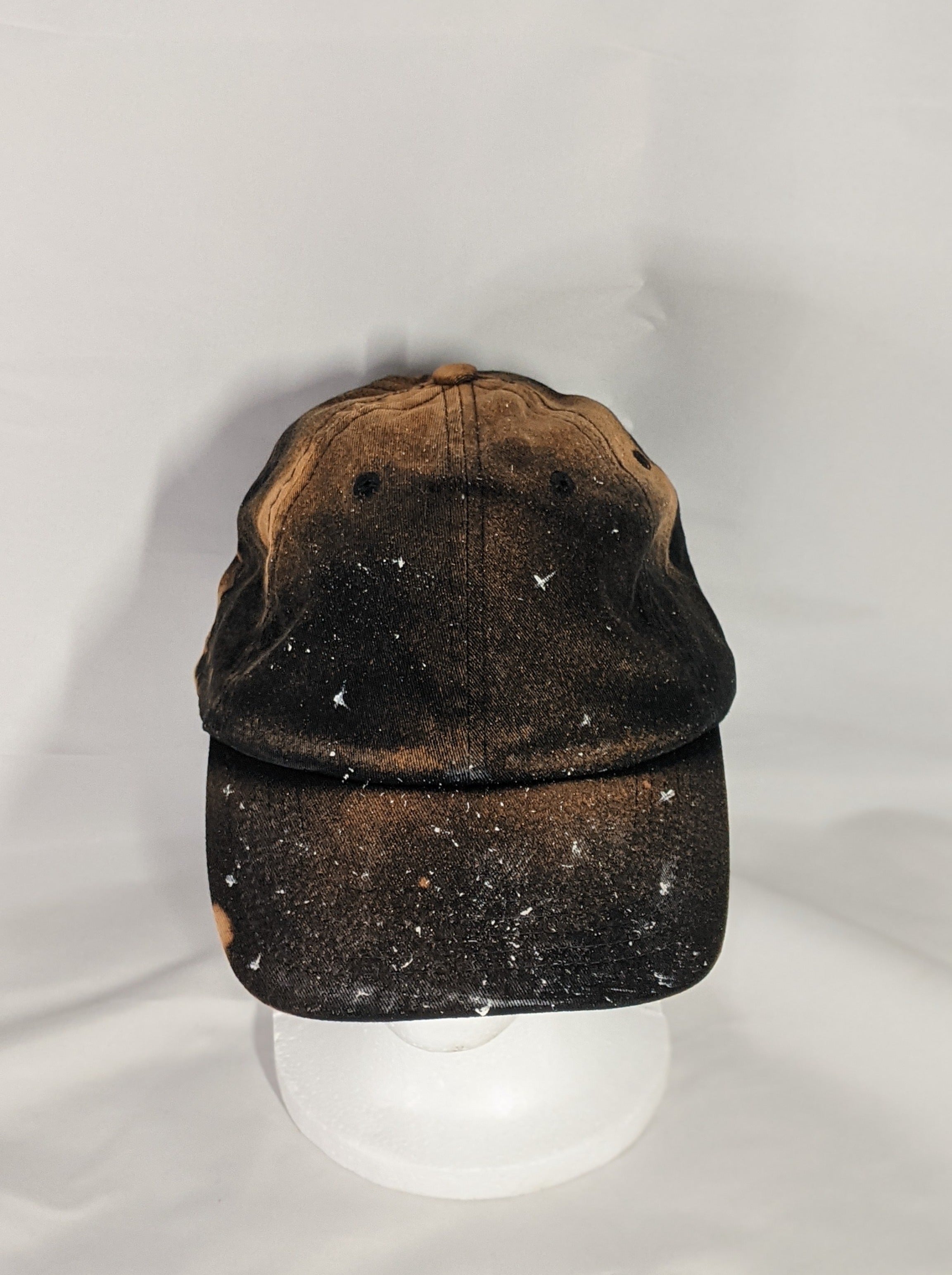 Add a splash of color to your wardrobe and your adventures. A fun nod to space, this abstract and tie-dye inspired updated take on the classic dad hat offers plenty of shade and loads of comfort no matter where you roam.