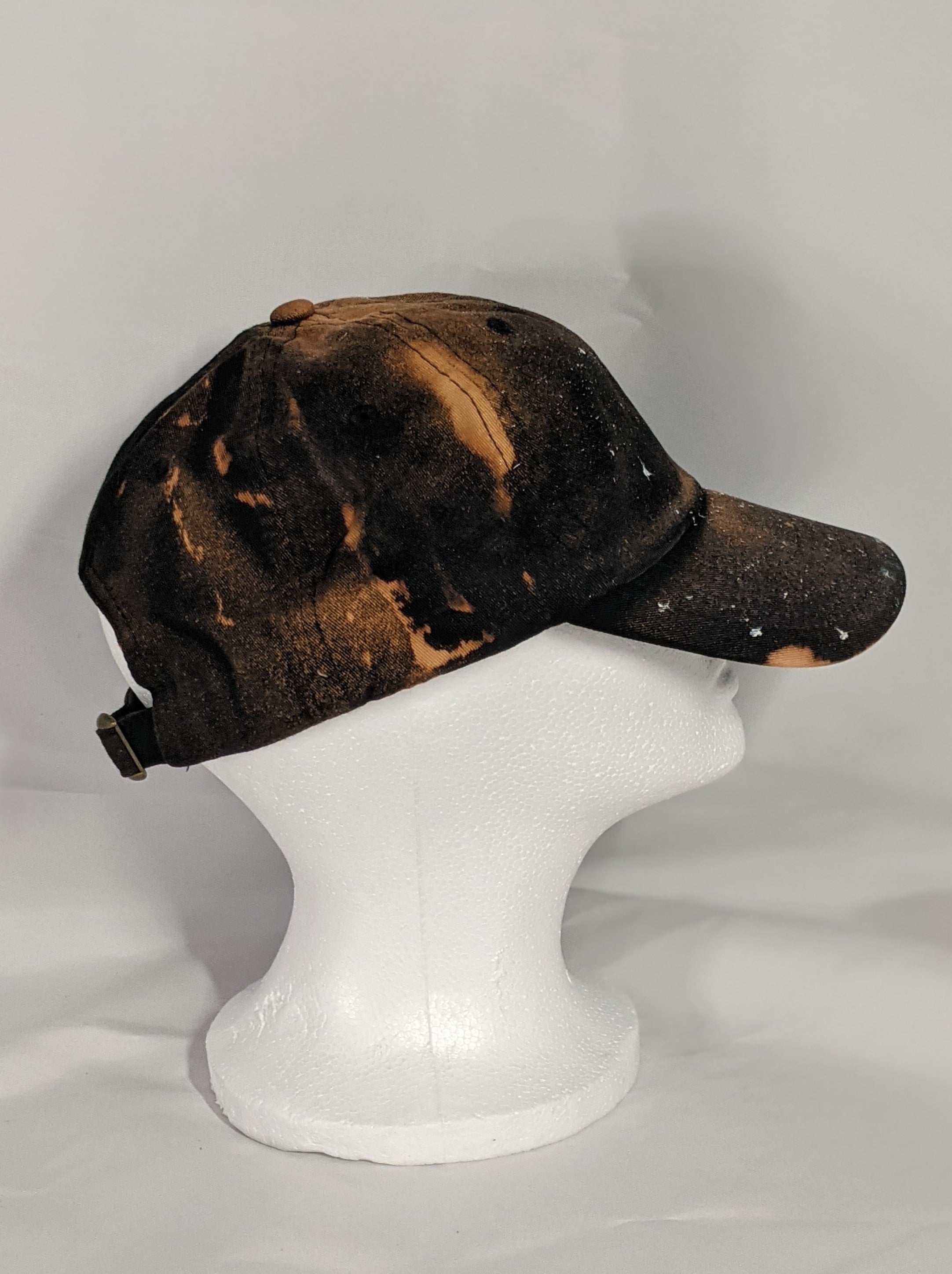 Add a splash of color to your wardrobe and your adventures. A fun nod to space, this abstract and tie-dye inspired updated take on the classic dad hat offers plenty of shade and loads of comfort no matter where you roam.