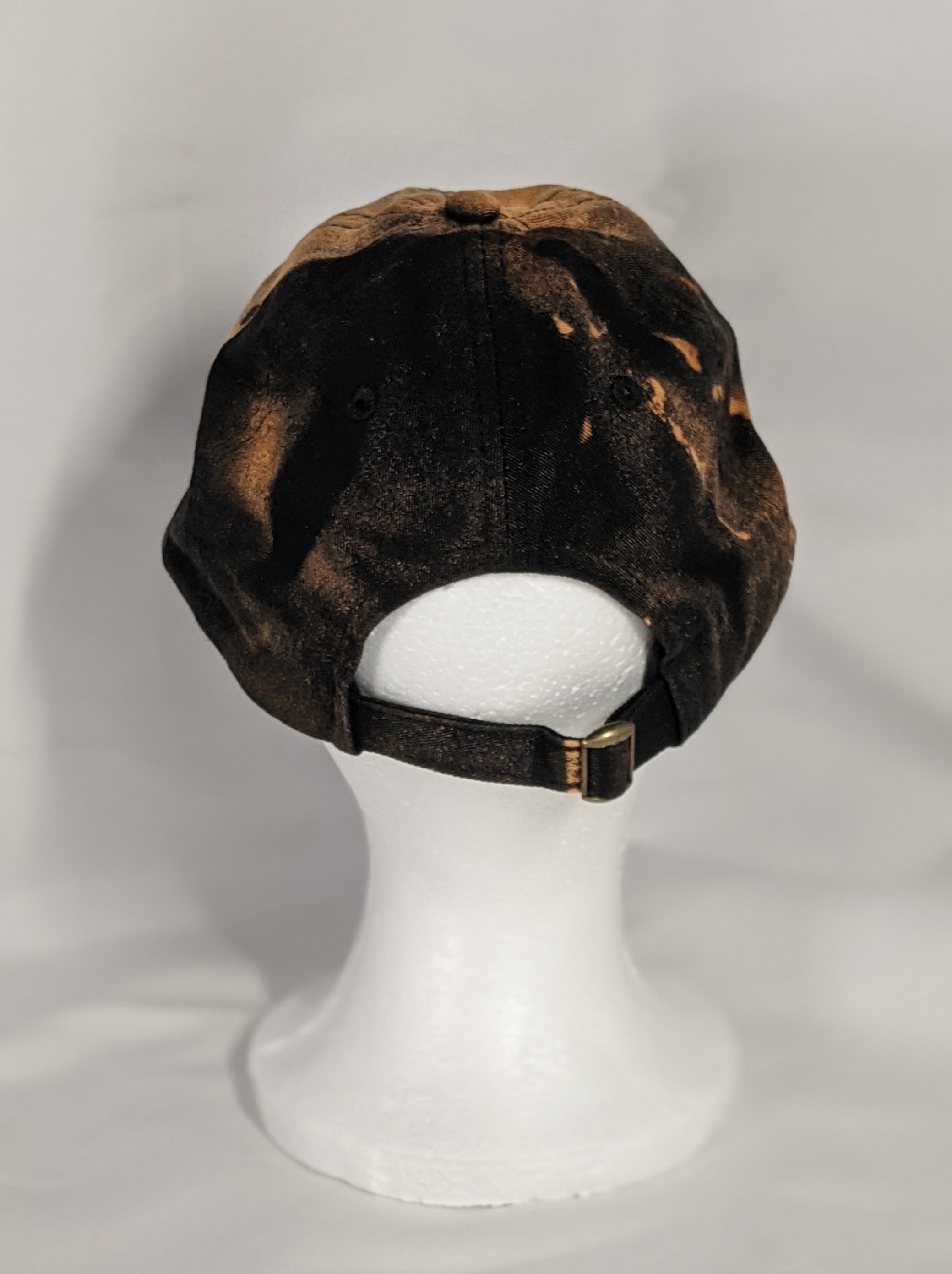 Add a splash of color to your wardrobe and your adventures. A fun nod to space, this abstract and tie-dye inspired updated take on the classic dad hat offers plenty of shade and loads of comfort no matter where you roam.