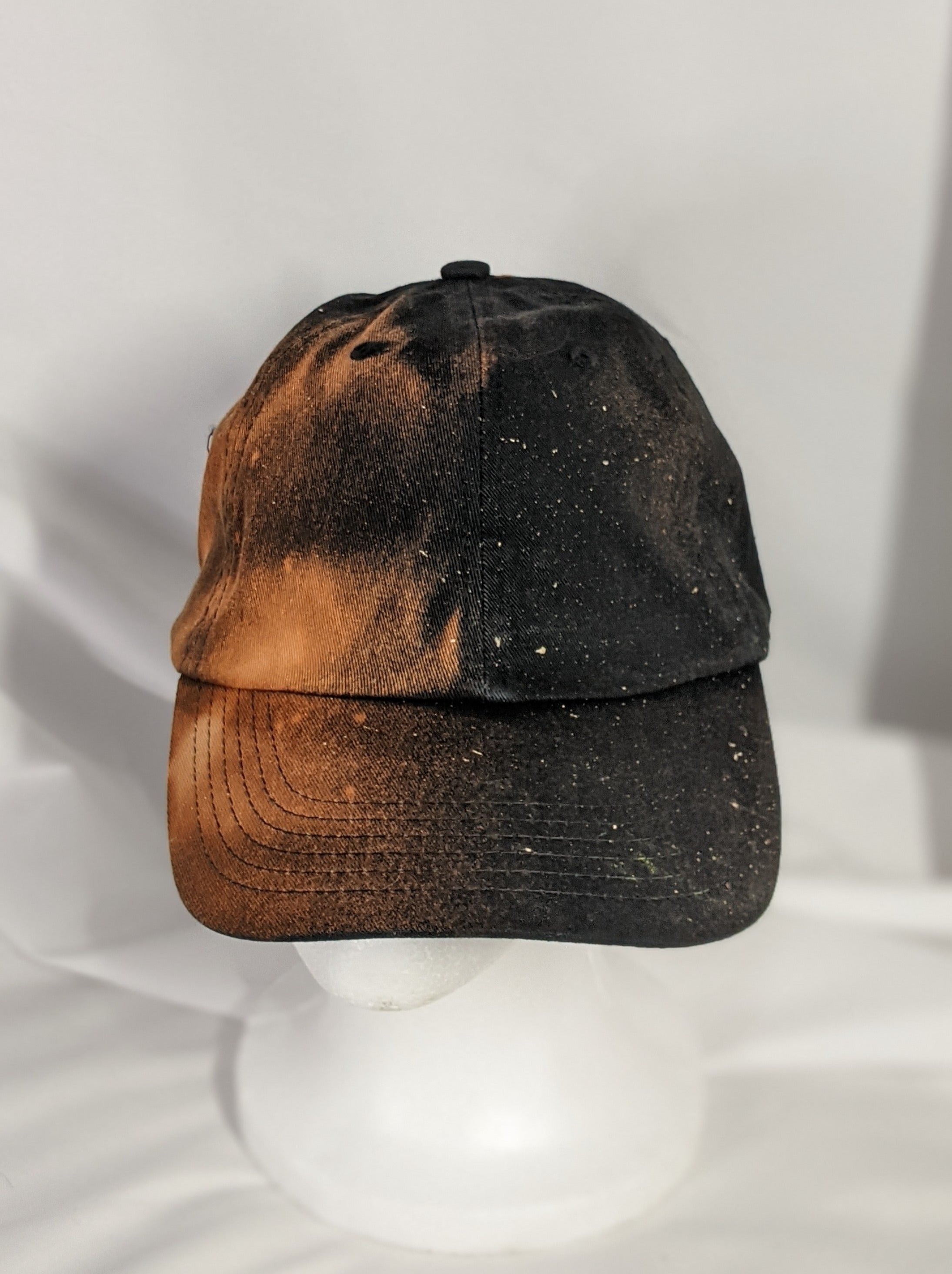 Add a splash of color to your wardrobe and your adventures. A fun nod to space, this abstract and tie-dye inspired updated take on the classic dad hat offers plenty of shade and loads of comfort no matter where you roam.