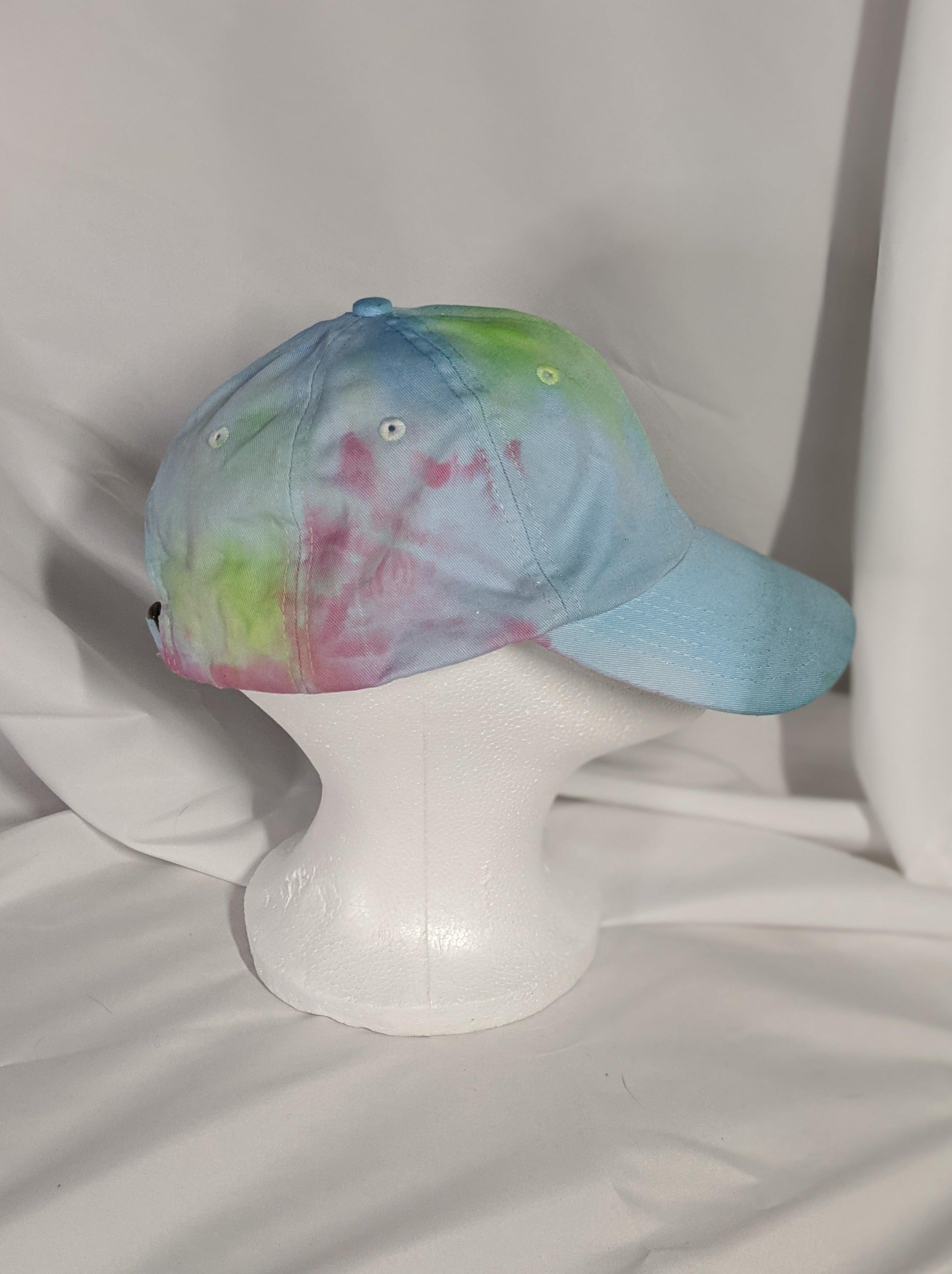 Add a splash of color to your wardrobe and your adventures. A fun nod to space, this abstract and tie-dye inspired updated take on the classic dad hat offers plenty of shade and loads of comfort no matter where you roam.