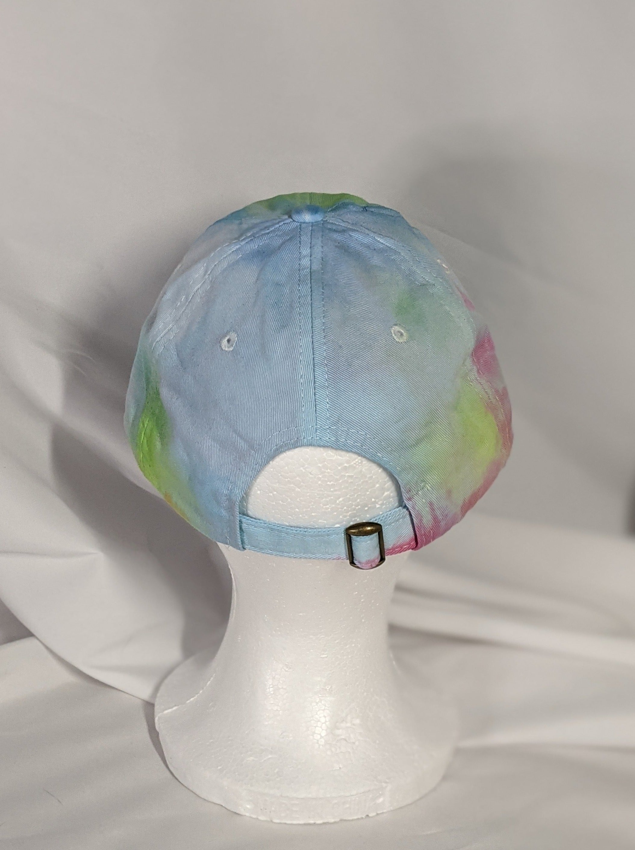 Add a splash of color to your wardrobe and your adventures. A fun nod to space, this abstract and tie-dye inspired updated take on the classic dad hat offers plenty of shade and loads of comfort no matter where you roam.